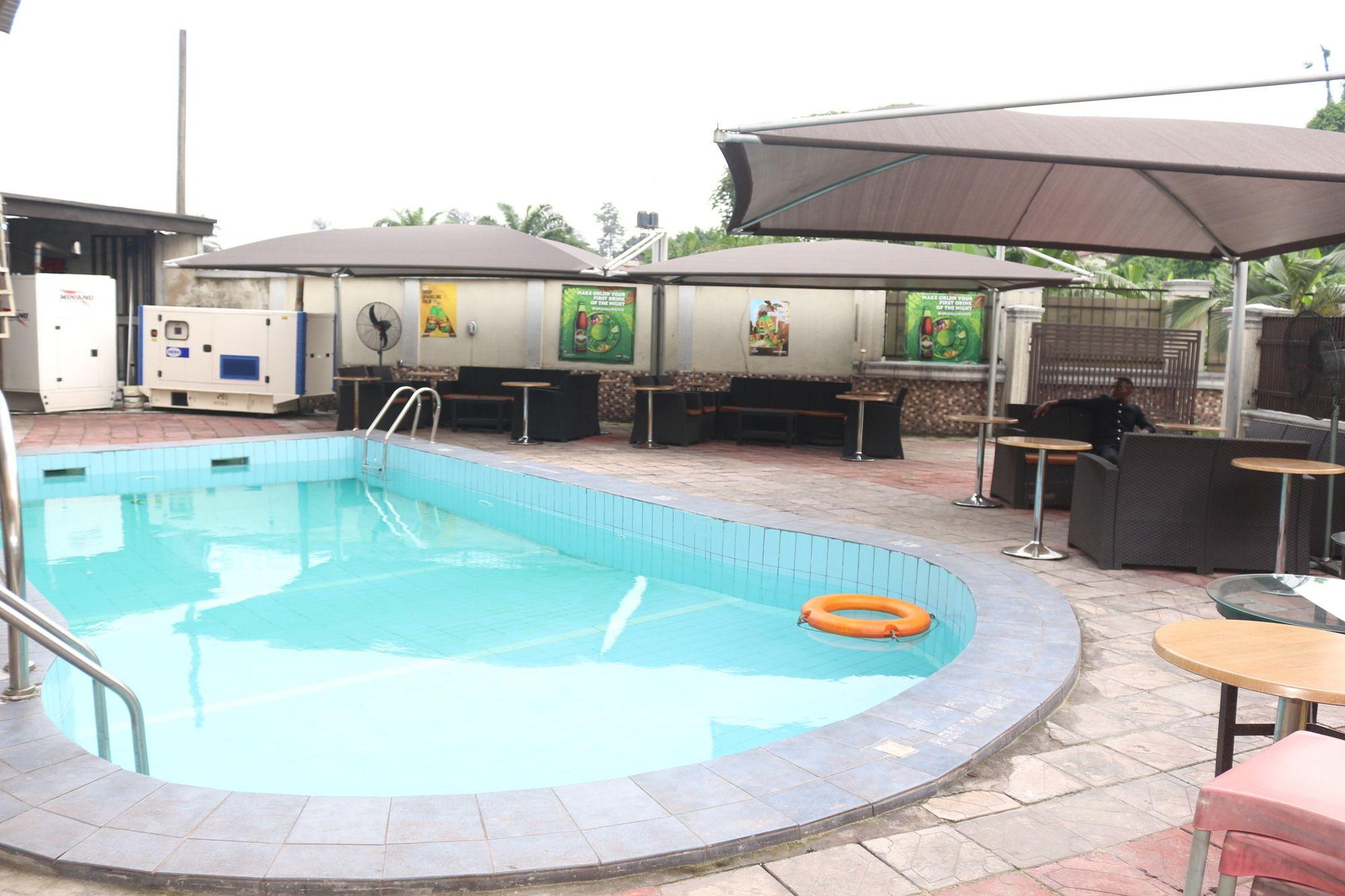 Royal Charlin Hotel And Suites Port Harcourt Ngoại thất bức ảnh